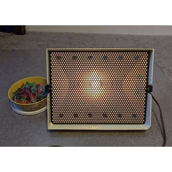 Vintage Lite Brite Hasbro 1973 Light Bright W/ORIGINAL BOX, PEGS, & PAPERS - Picture 11 of 12